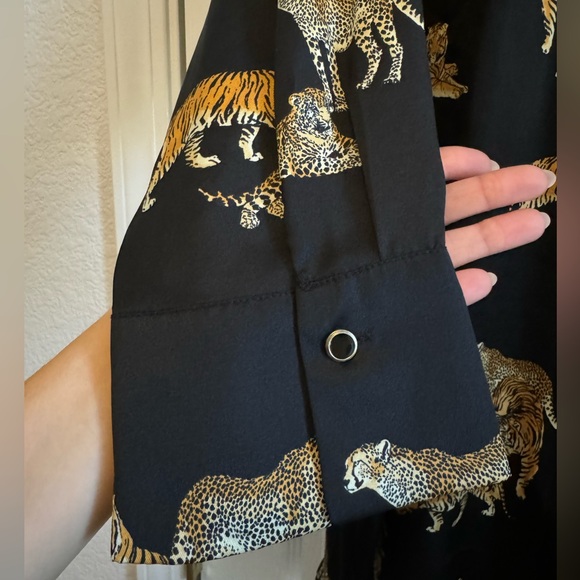 Oversized button up - Picture 4 of 5